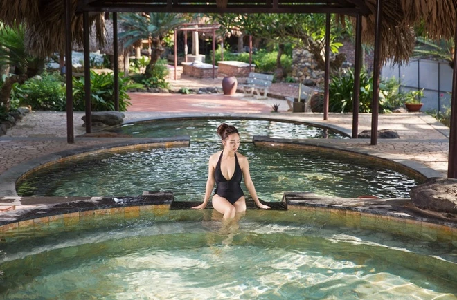 Bể bơi 4 mùa tại Asean Resort