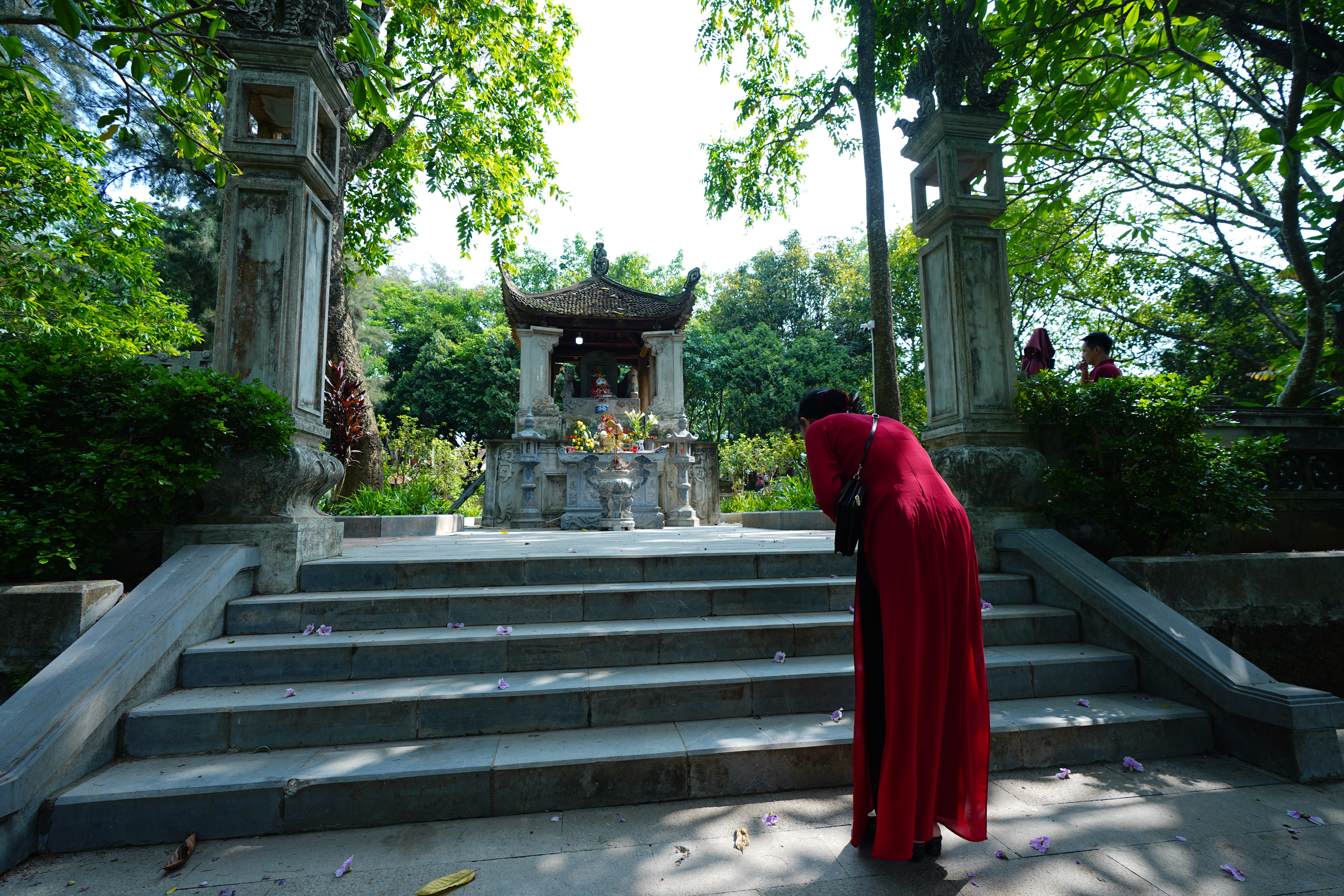 Tham lăng vua Ngô Quyền