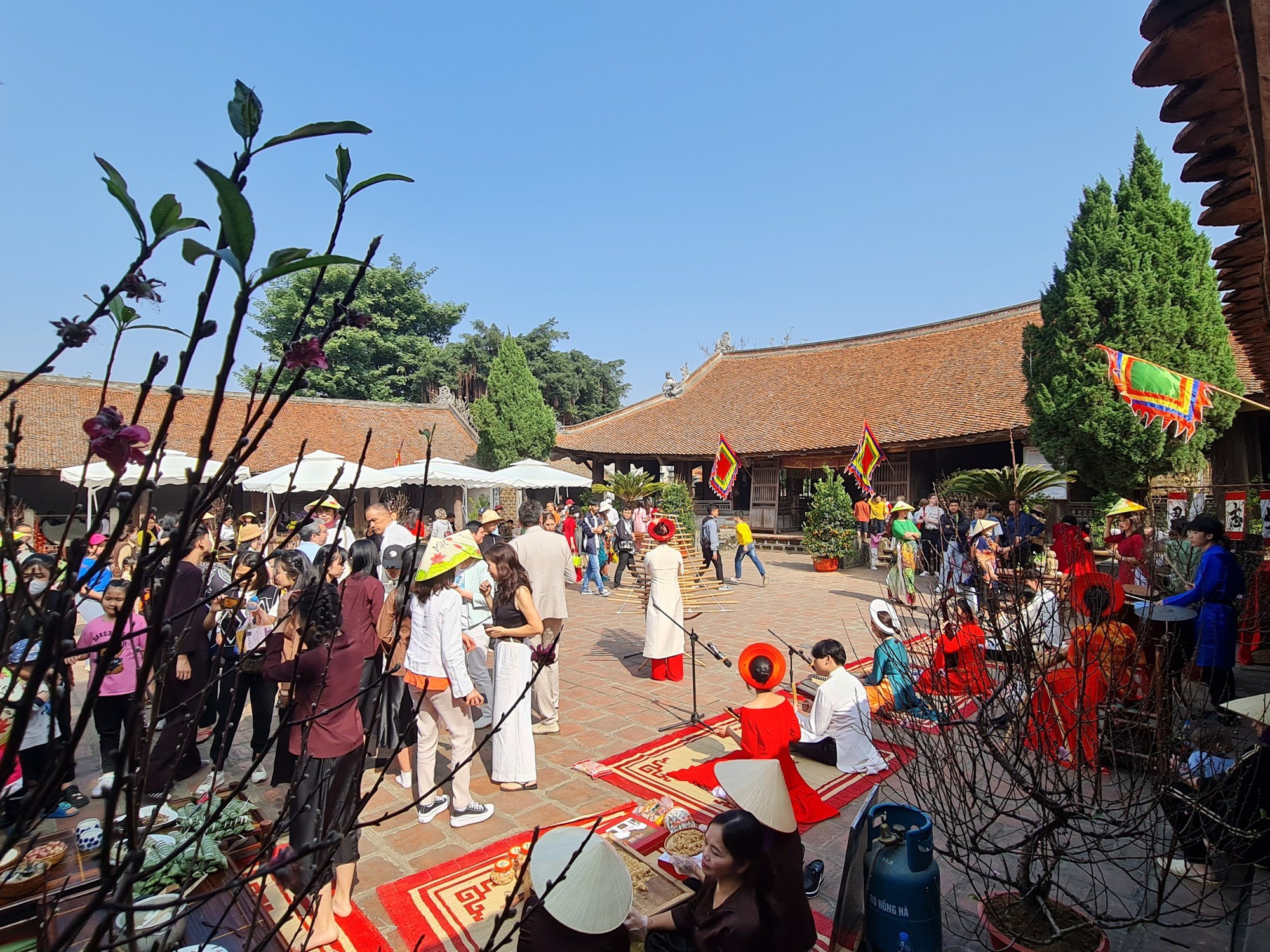 Sống ảo tại Đường Lâm