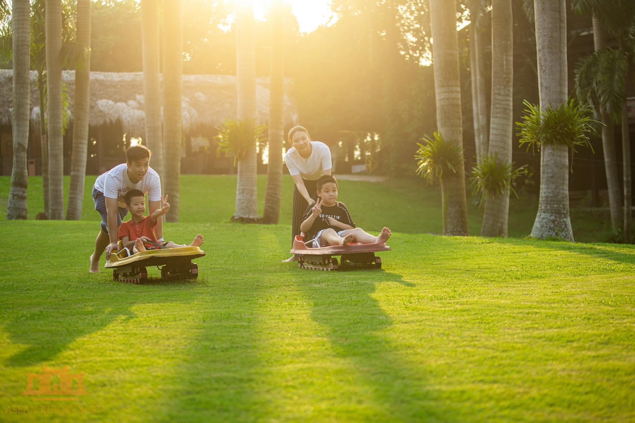 Trượt cỏ tại Asean Resort
