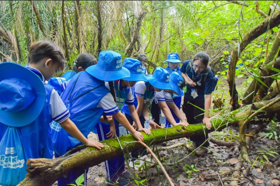 Tour giáo dục 5
