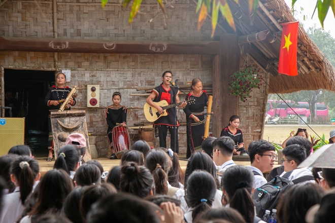 Tour giáo dục 1