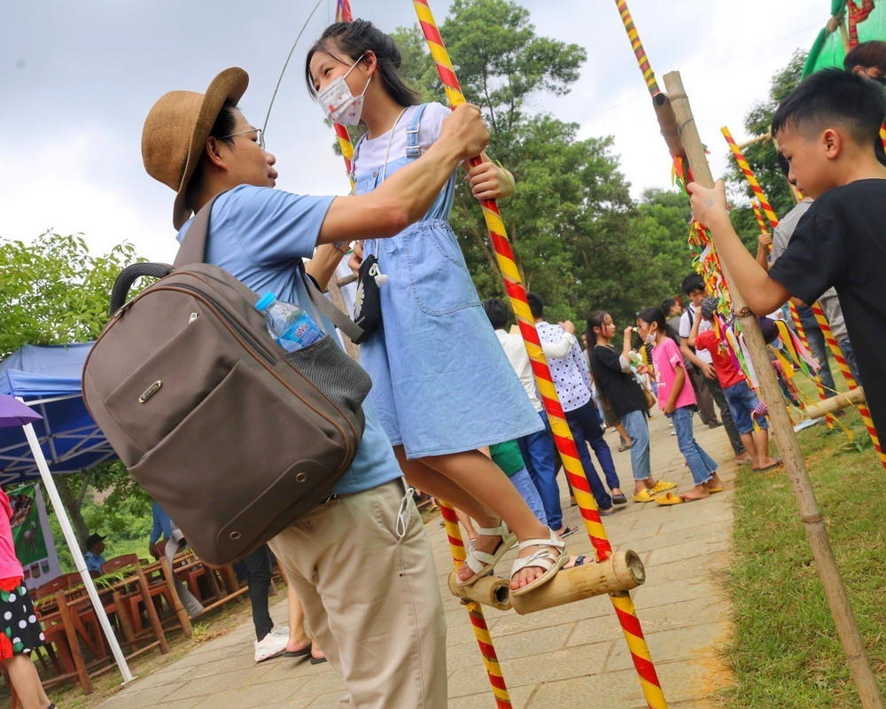 Tour giáo dục 4
